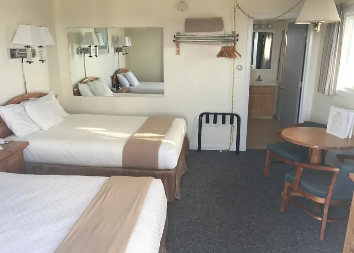 Sea Cliff House Motel